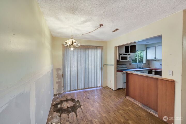 Property Photo:  26418 187th Avenue SE  WA 98042 