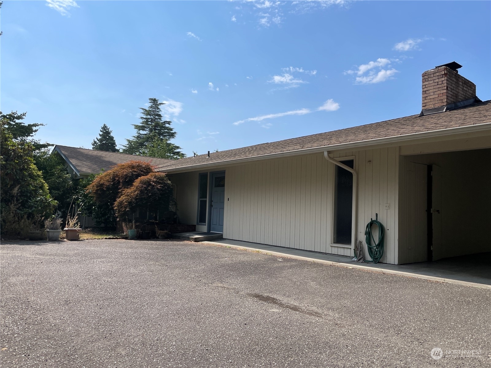 Property Photo: 9015 NE 22nd Place WA 98004