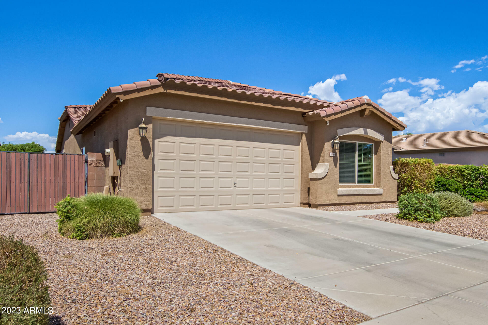 Property Photo: 1046 W Empress Tree Avenue AZ 85140