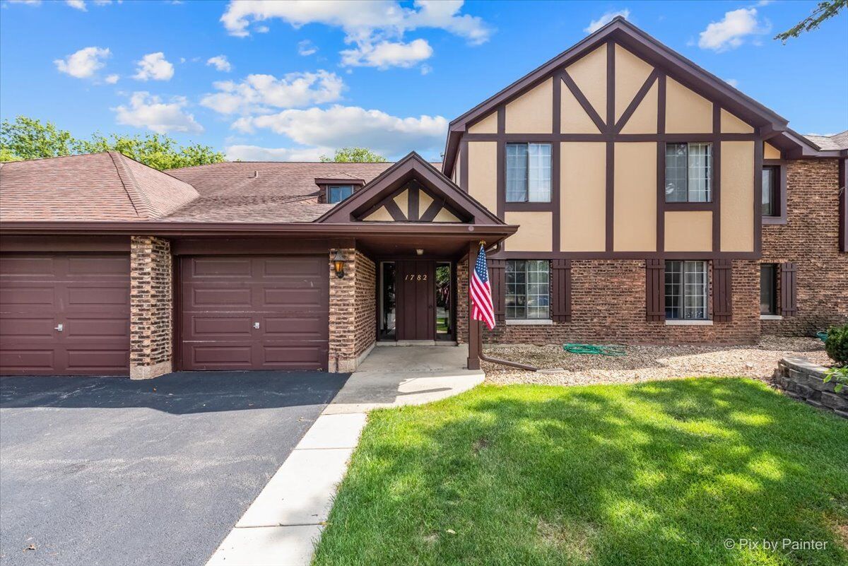 Property Photo:  1782 Gloucester Court A  IL 60189 