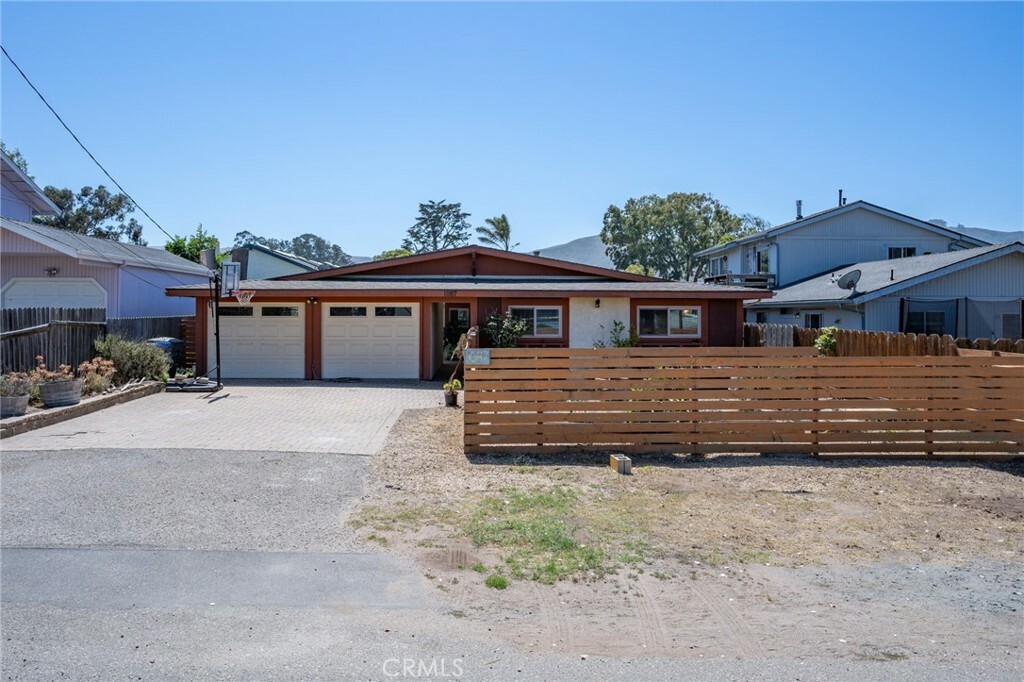 Property Photo:  1087 Nipomo Avenue A  CA 93402 