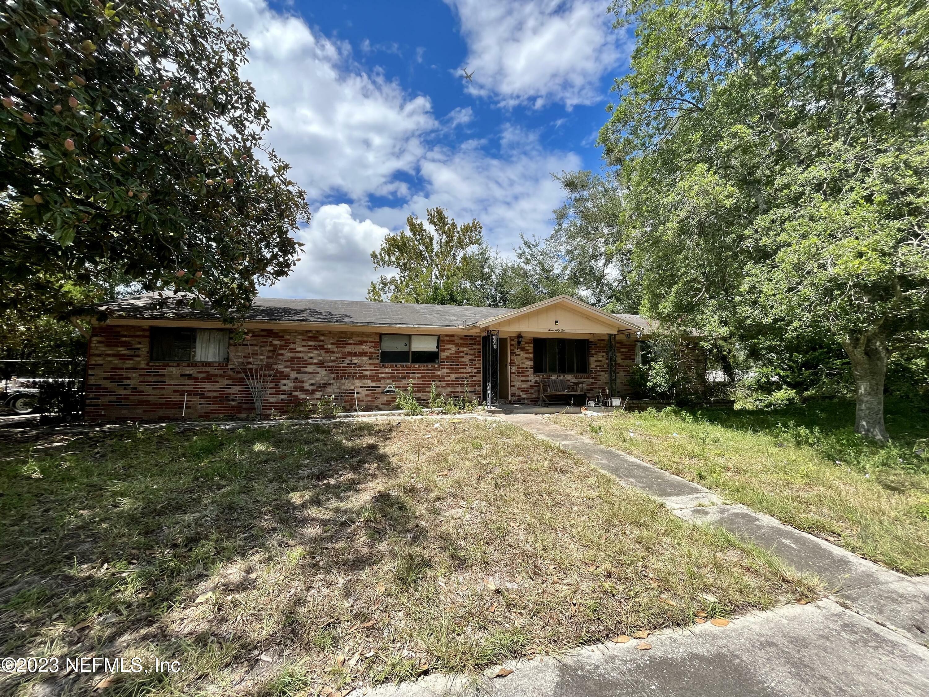 Property Photo:  952 Doshire Drive  FL 32065 