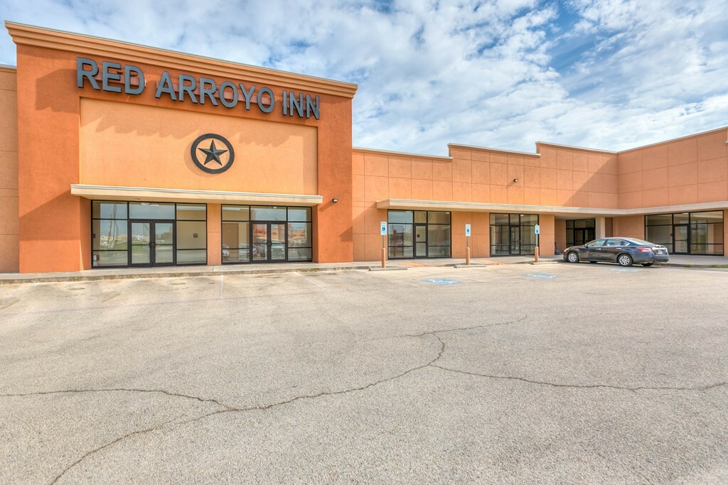Property Photo: 4268 Sherwood Way TX 76901