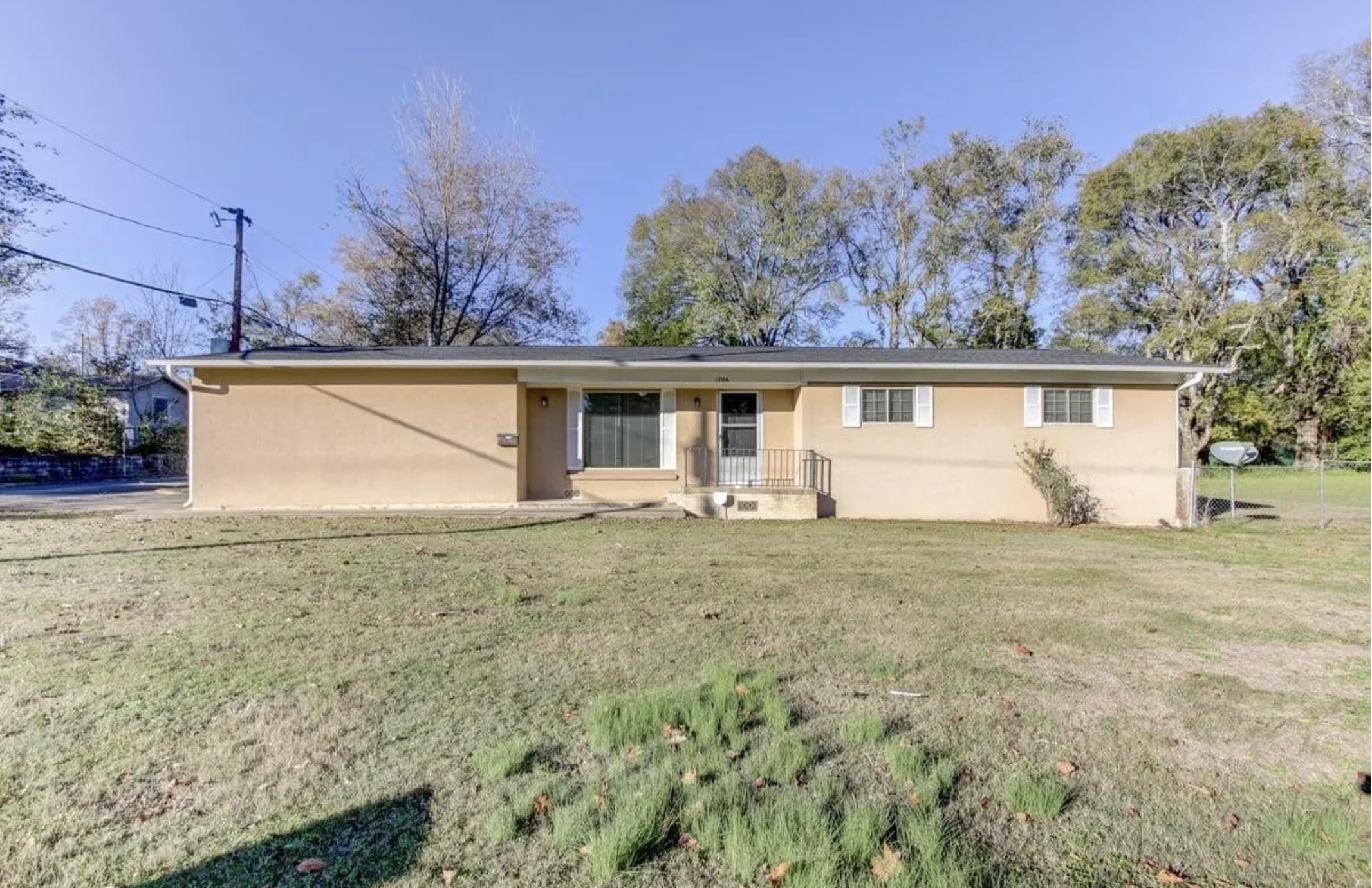 Property Photo:  1706 W St Louis Street  AR 71913 