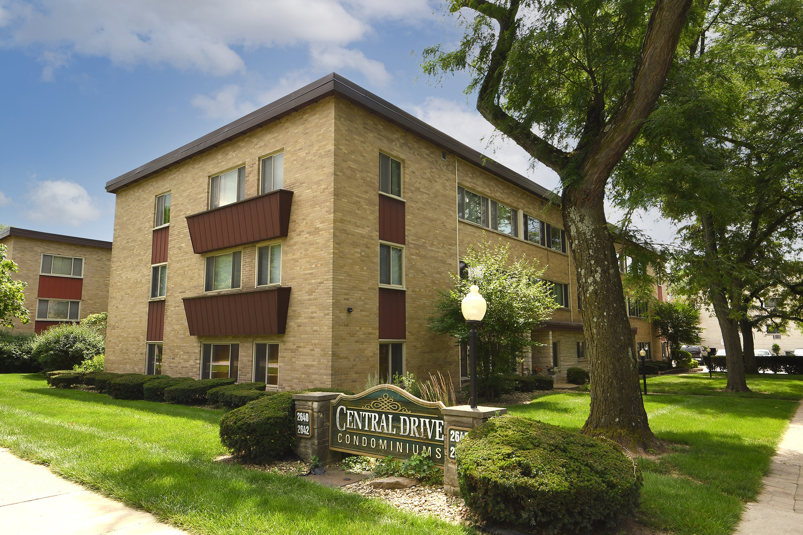 Property Photo:  2640 Central Drive 1N  IL 60422 