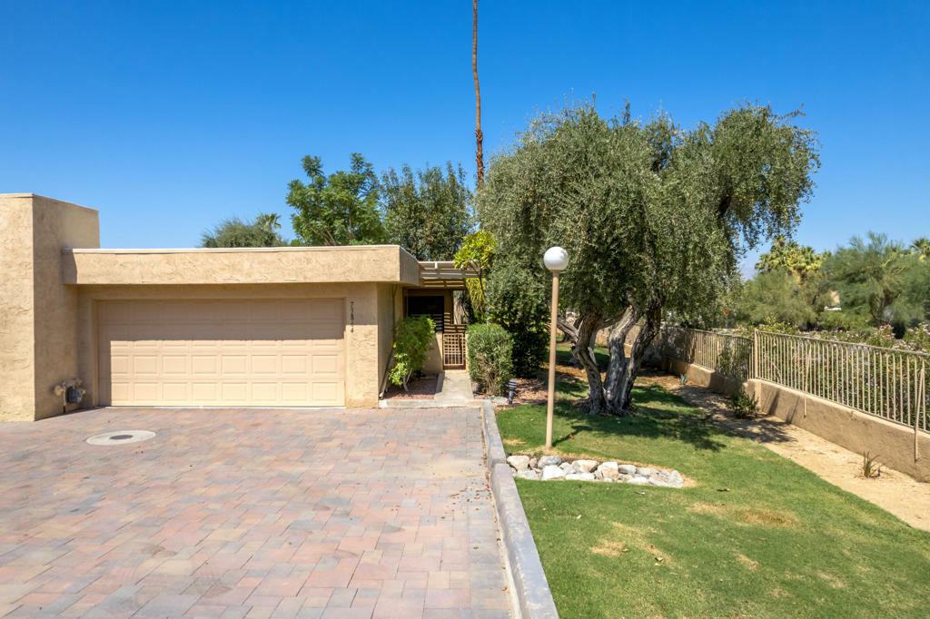 Property Photo: 73864 Ocotillo Court CA 92260