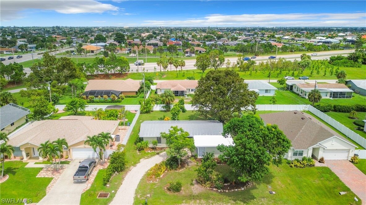 Property Photo: 917 SE 25th Lane FL 33904