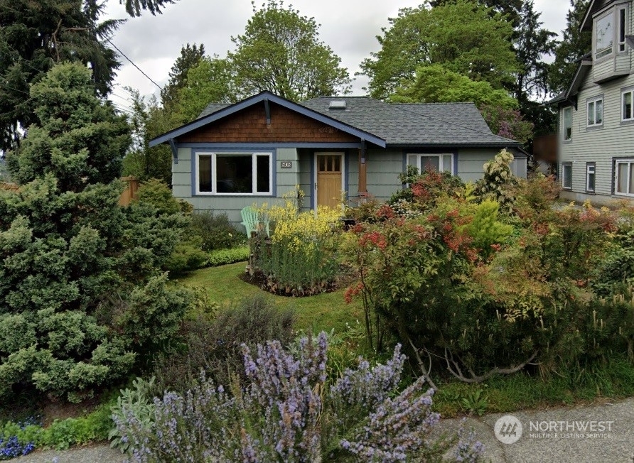 Property Photo:  808 NE 95th Street  WA 98115 