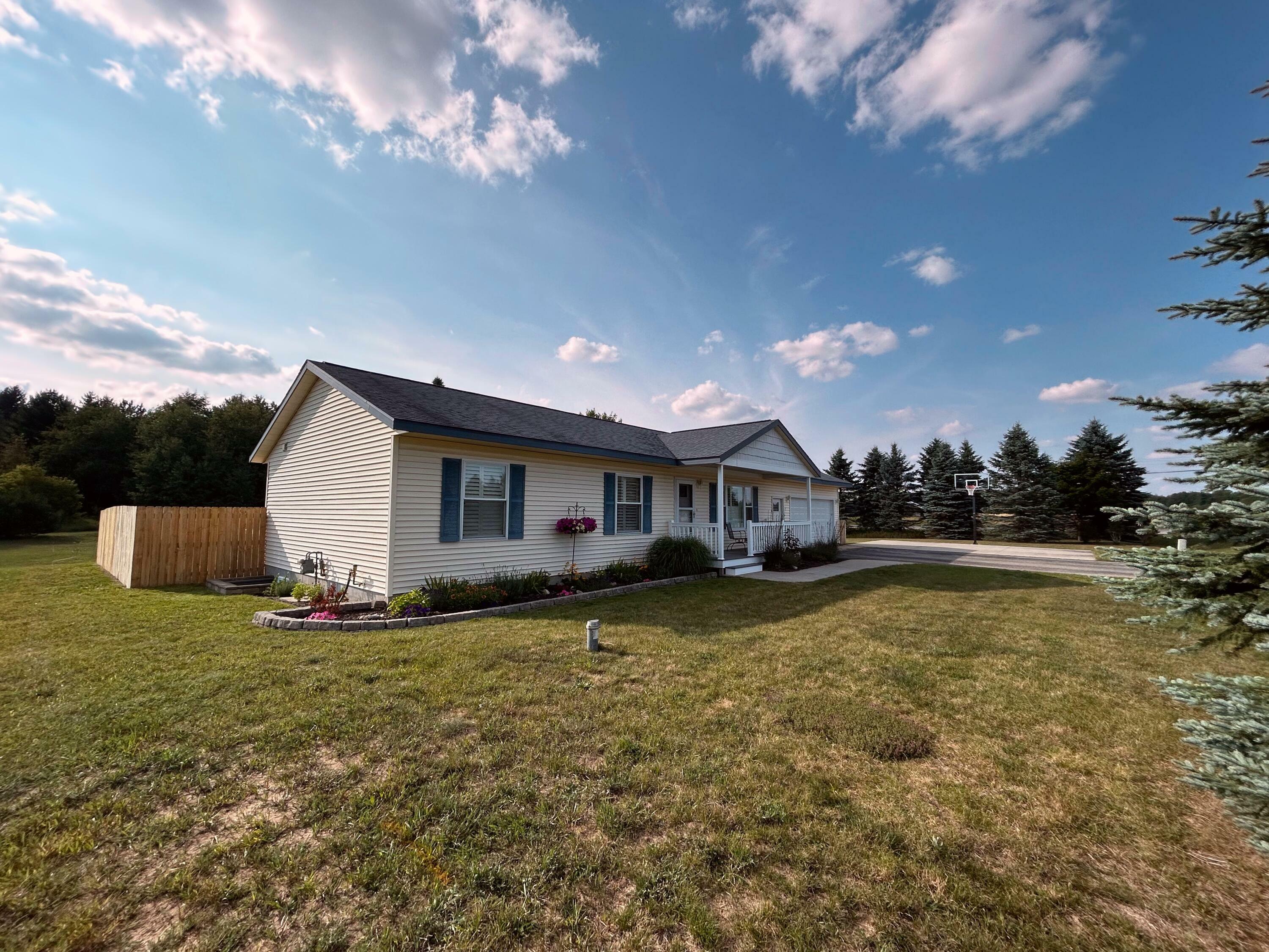 Property Photo:  2036 Sunrise Court  MI 49735 