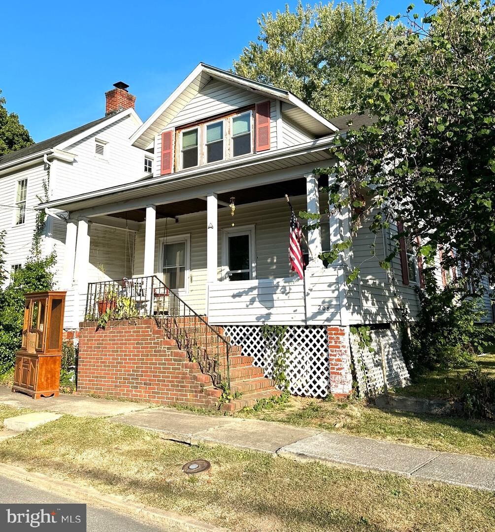 Property Photo:  208 N Mary Street  WV 25427 