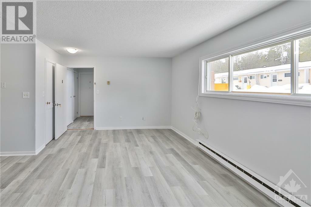 Property Photo:  55/59 Mohns Avenue  ON K8H2H1 