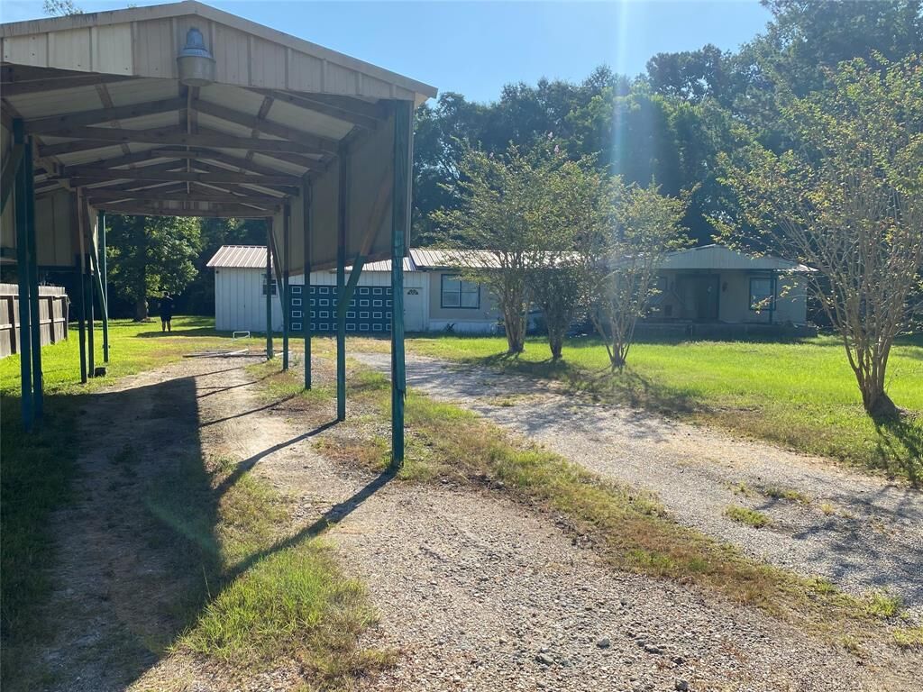 Property Photo:  18733 Deer Glen Drive  TX 77302 