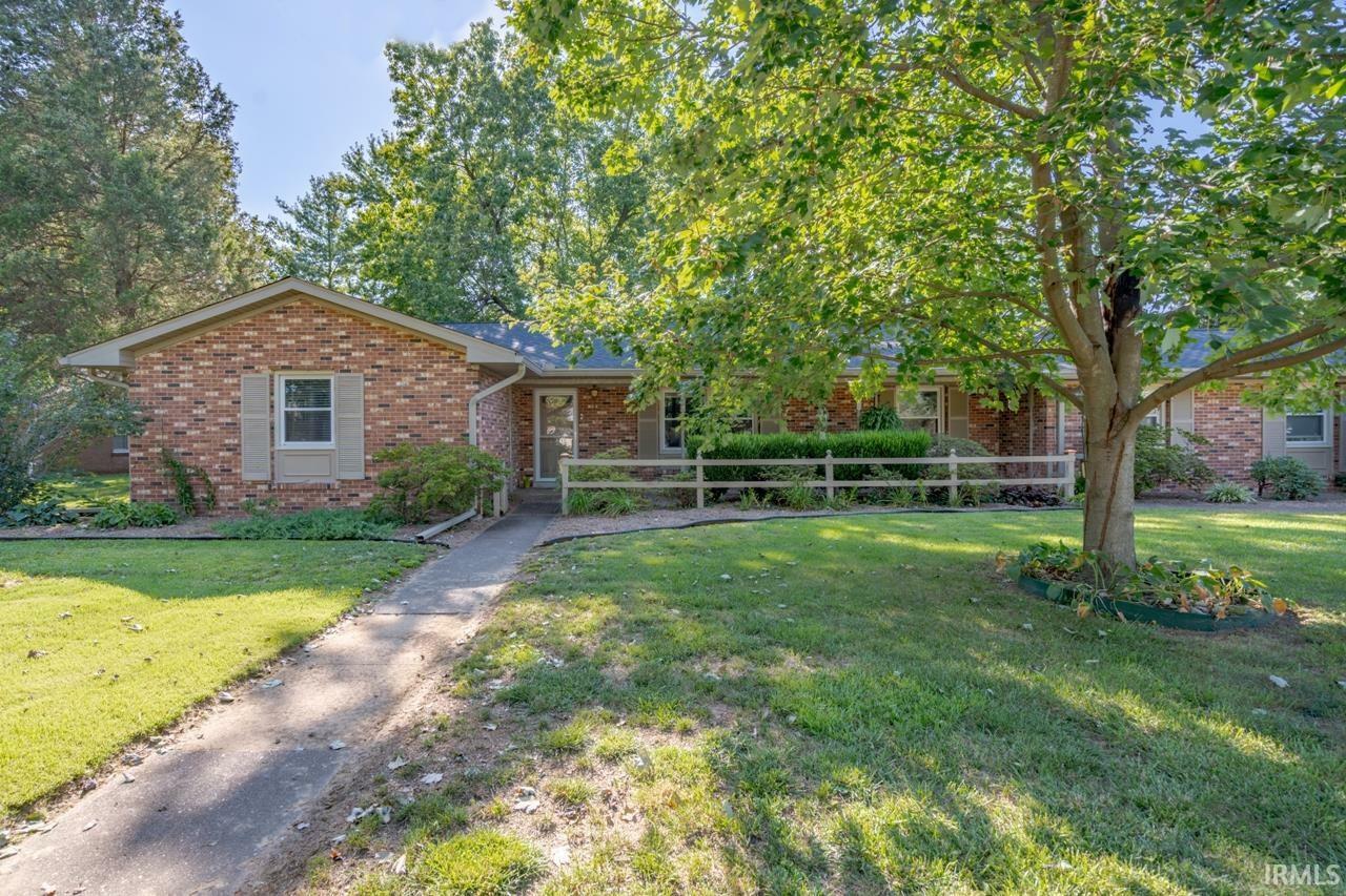 Property Photo:  1521 Oriole Drive  IN 47715 