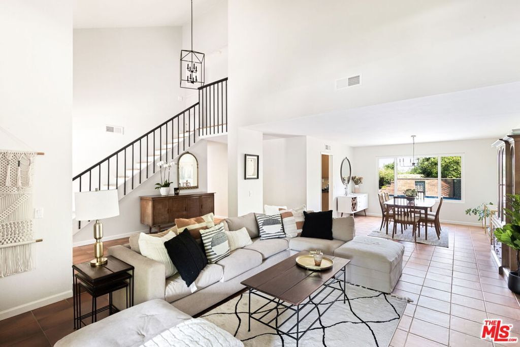 Property Photo:  23311 Park Mariposa  CA 91302 