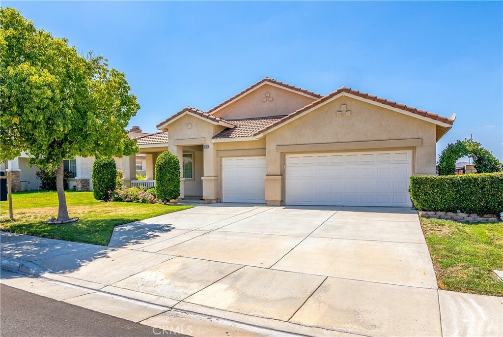 Property Photo: 28263 Evening Star Drive CA 92585