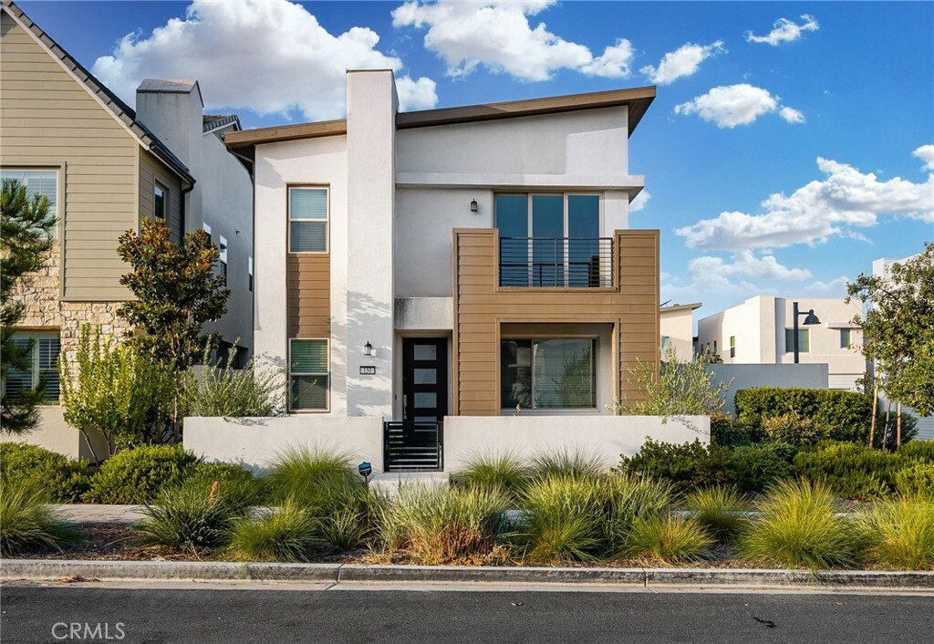Property Photo: 150 Scale CA 91618