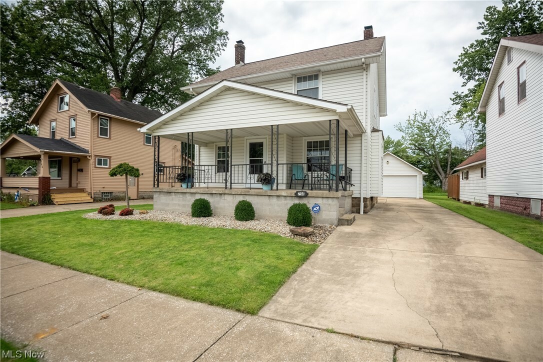 Property Photo:  756 Adelaide Avenue SE  OH 44484 