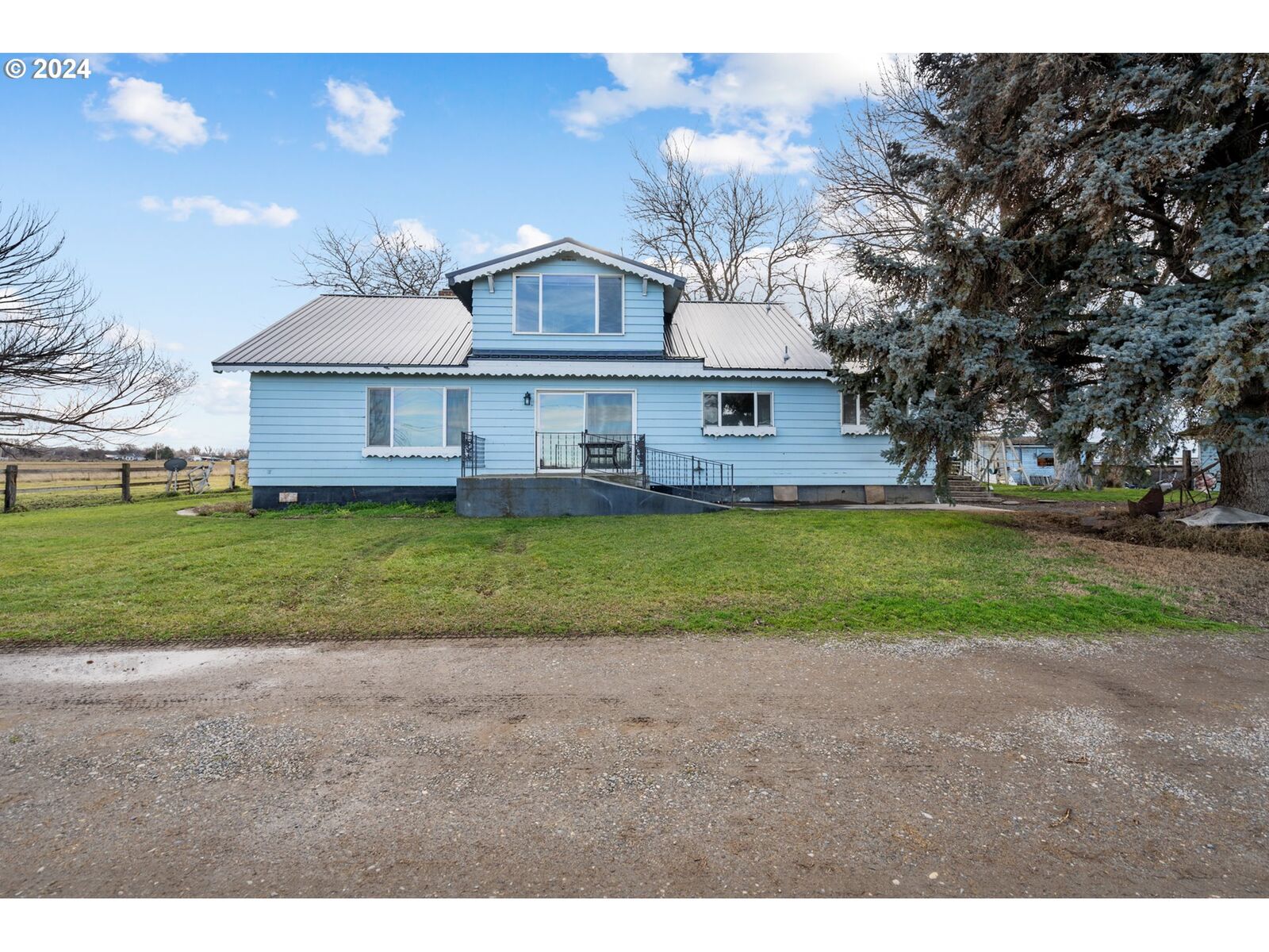 Property Photo: 79000 Skoubo Rd OR 97818