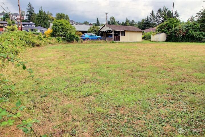 Property Photo: 3619 Talbot Road S WA 98055