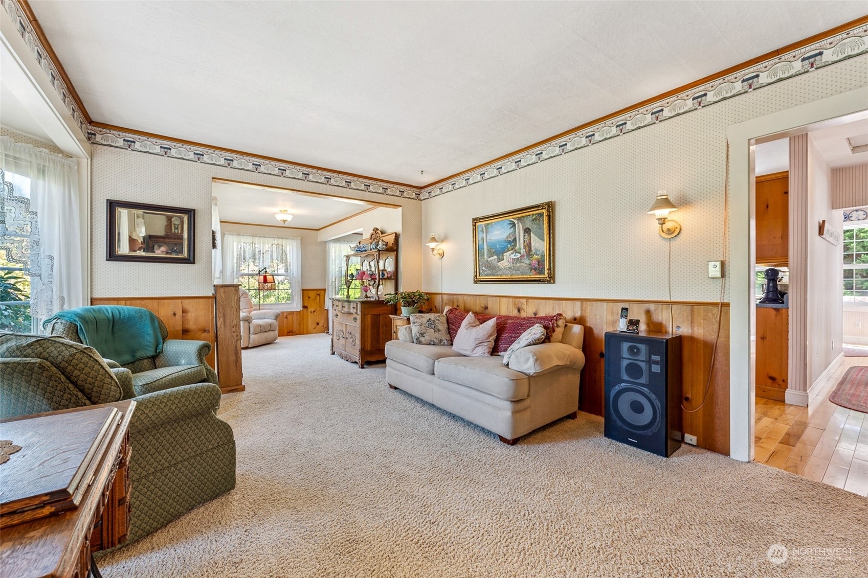 Property Photo: 15842 11th Avenue SW WA 98166