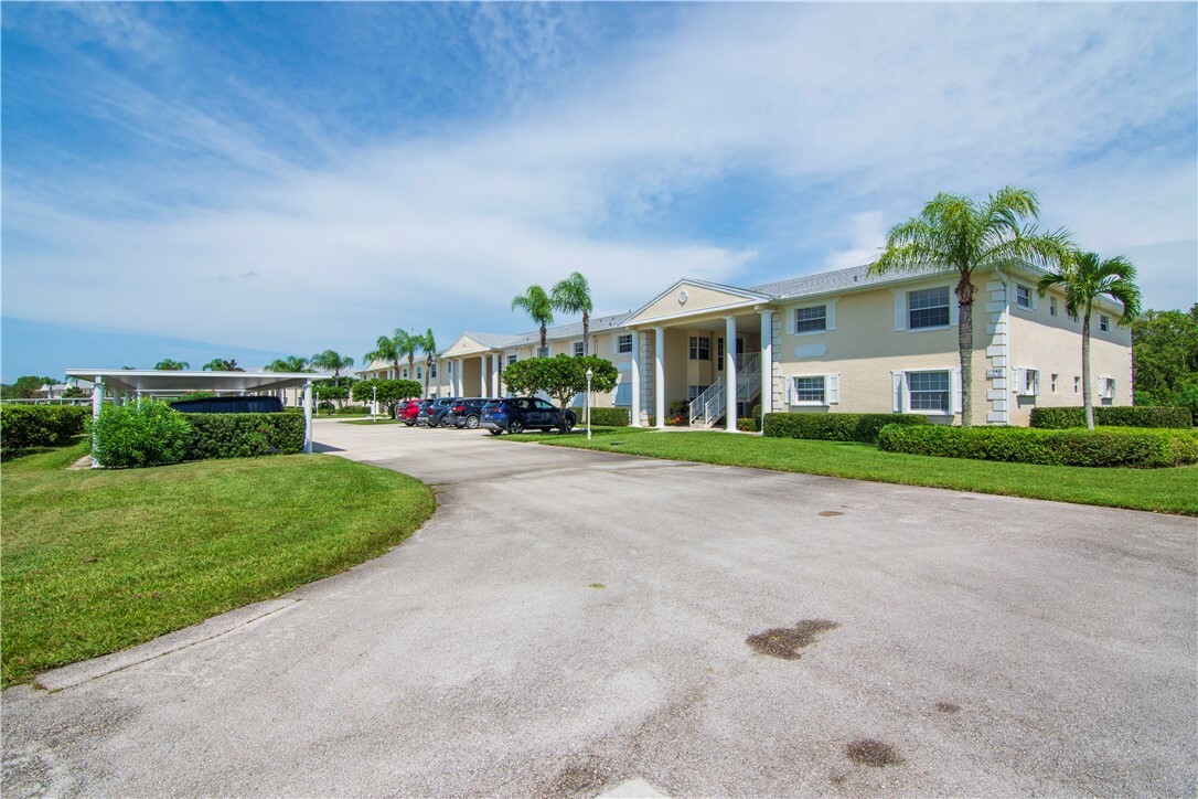 740 Lake Orchid Circle 109  Vero Beach FL 32962 photo