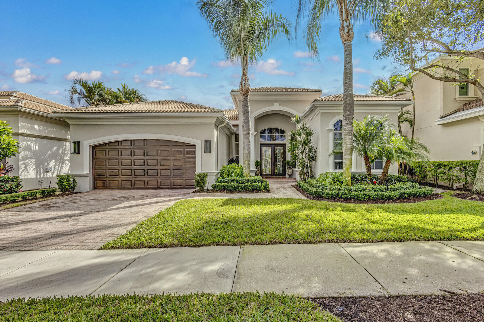 Property Photo:  328 Vizcaya Drive  FL 33418 