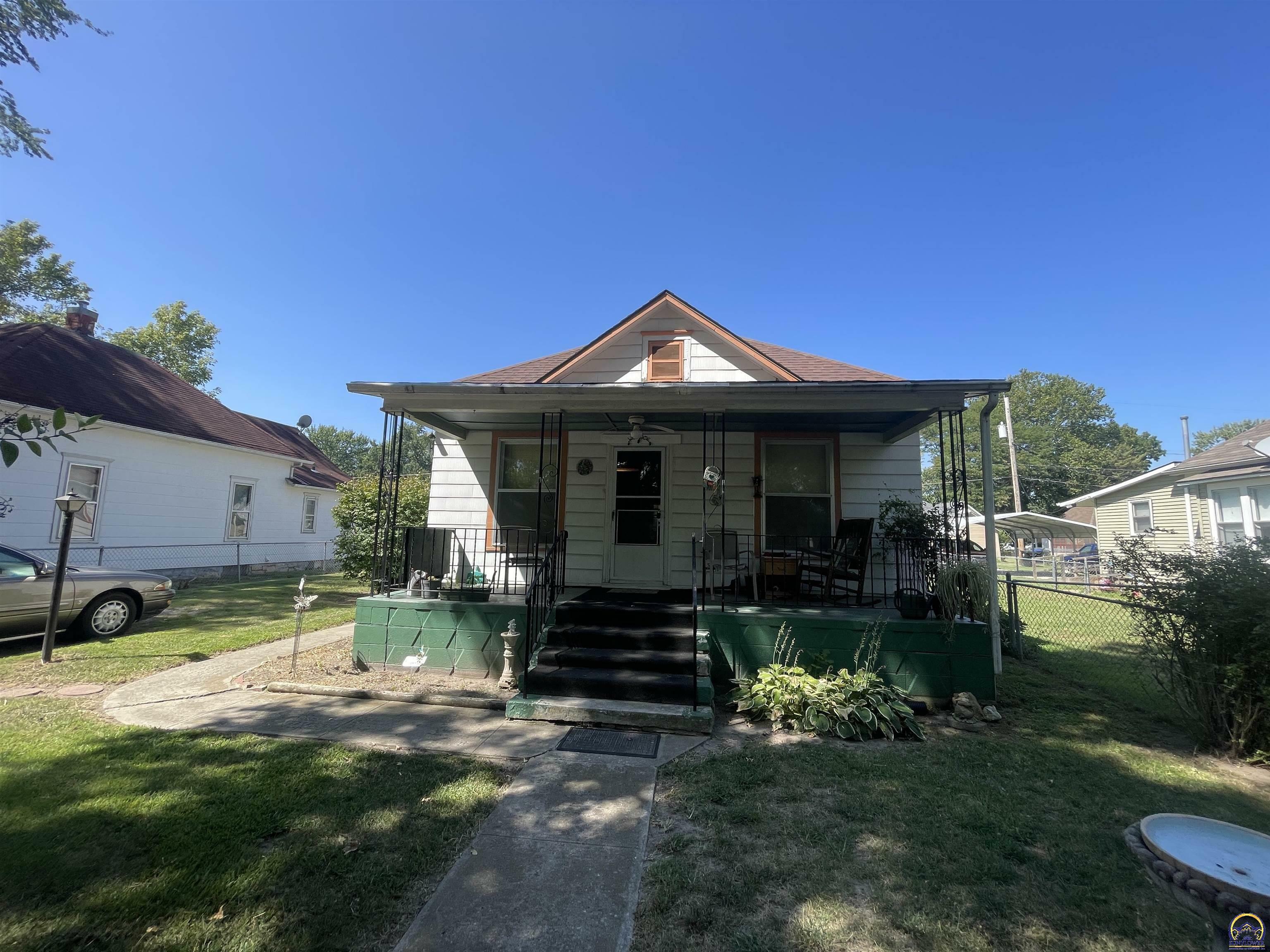 Property Photo: 629 NE Twiss Ave KS 66616