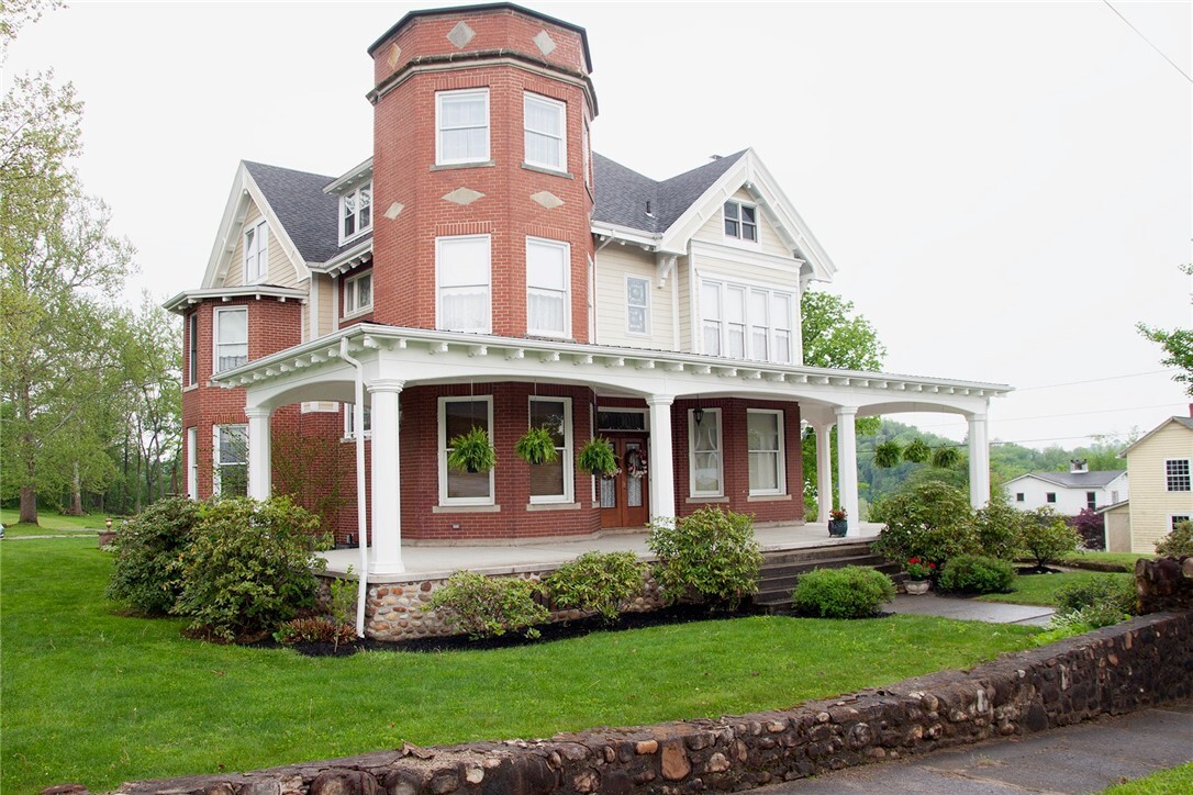 Property Photo:  403 Laughlin St.  PA 15428 