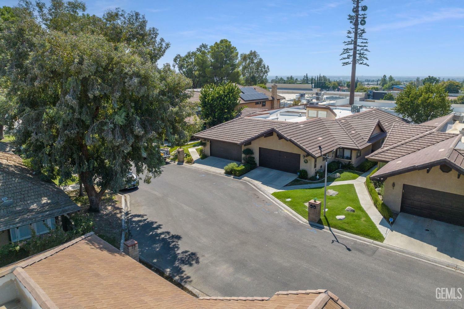 Property Photo: 2323 Easthills Drive 14 CA 93306