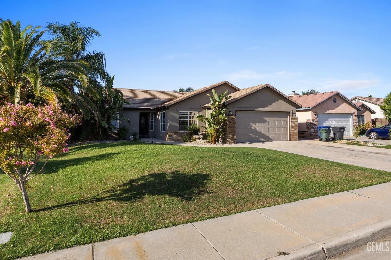 Property Photo: 12118 Mauna Loa Avenue CA 93312