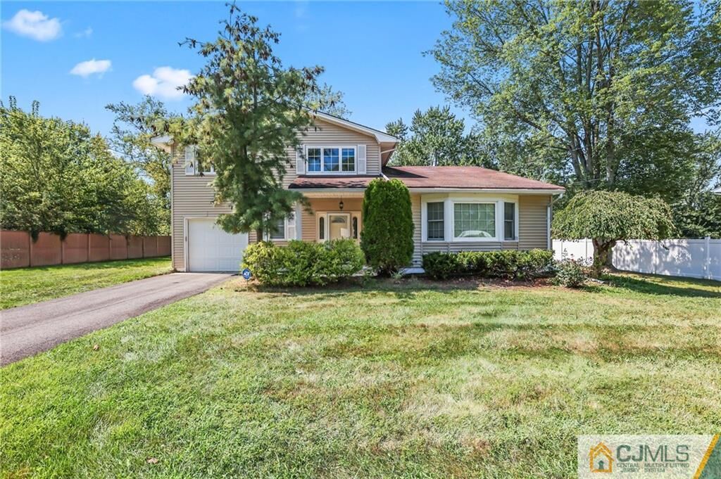 Property Photo:  29 Sioux Street  NJ 08857 