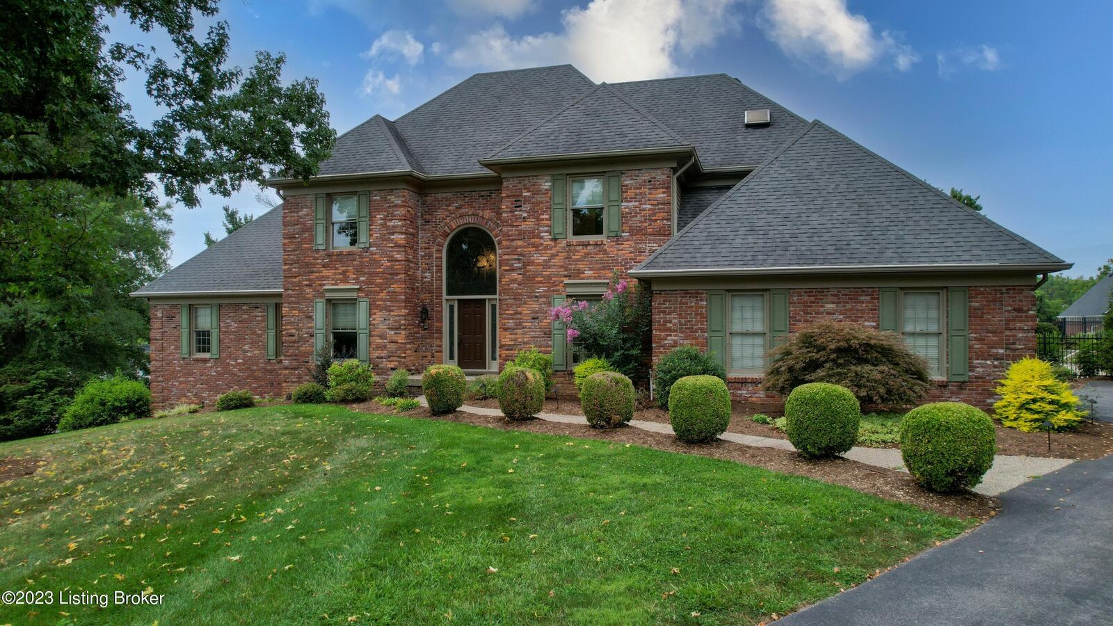 Property Photo:  7501 Deer View Ct  KY 40241 
