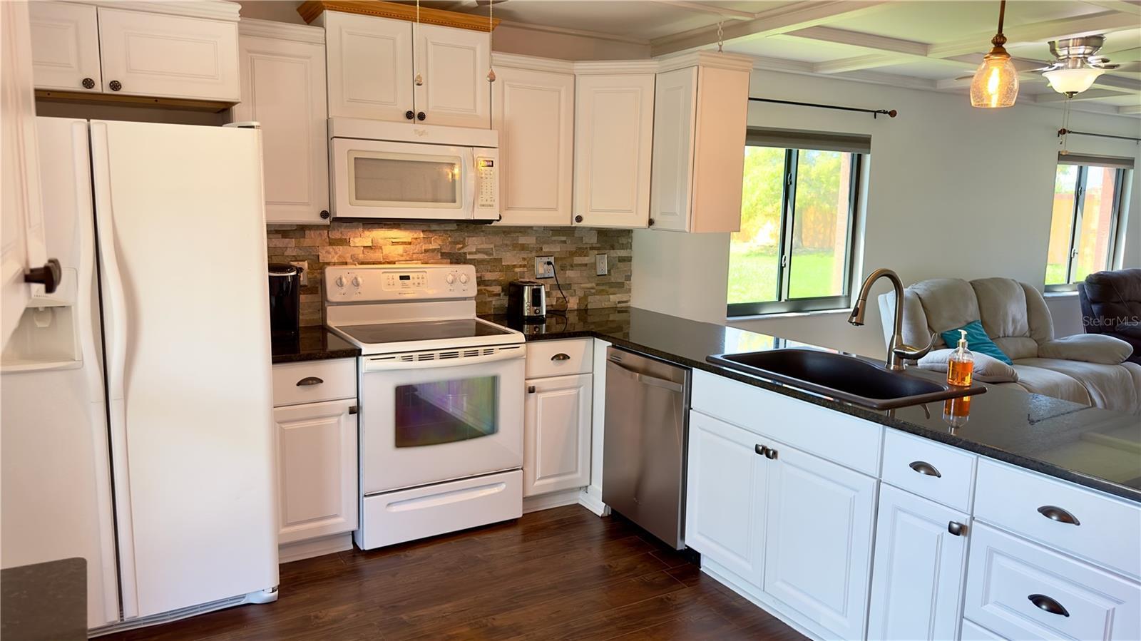 Property Photo: 7225 Greystone Drive 7225 FL 34667