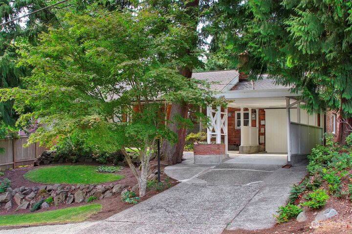 Property Photo: 4214 NE 107th Street WA 98125