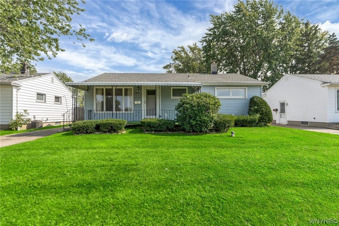 Property Photo:  4819 Kennison Parkway  NY 14075 