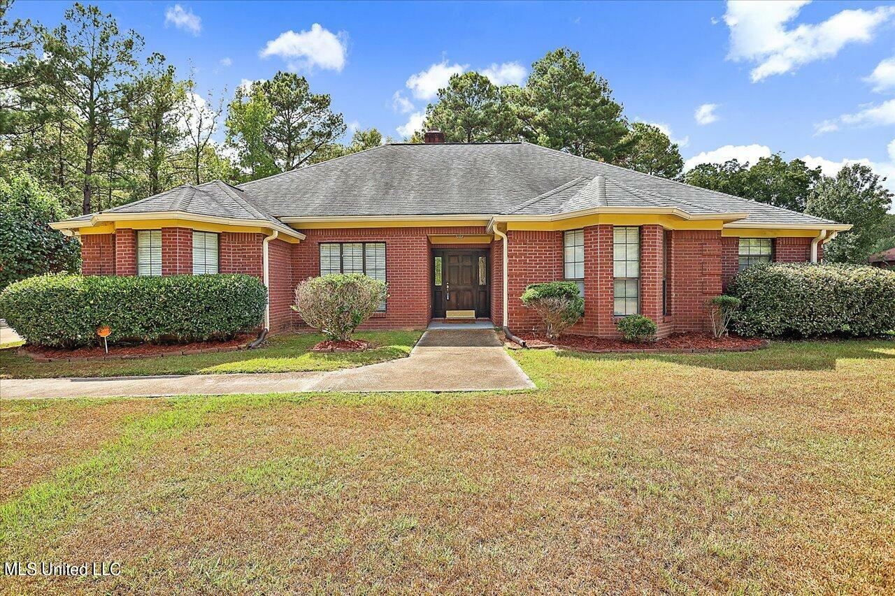 Property Photo:  6385 Livingston Road  MS 39213 