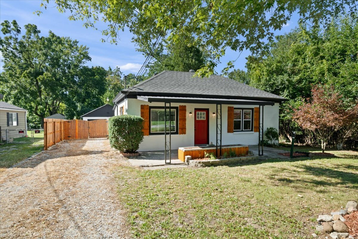 Property Photo:  1423 Gilbert Avenue  IN 46227 