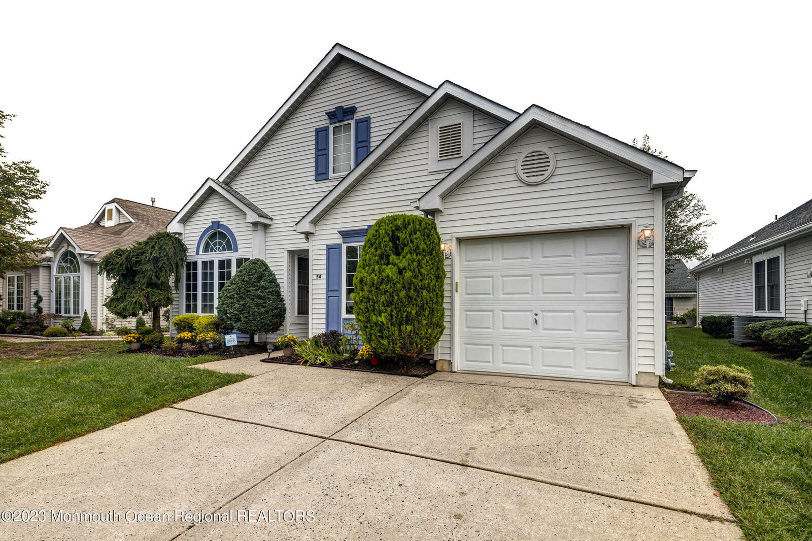 Property Photo:  54 Dowing Lane  NJ 08527 