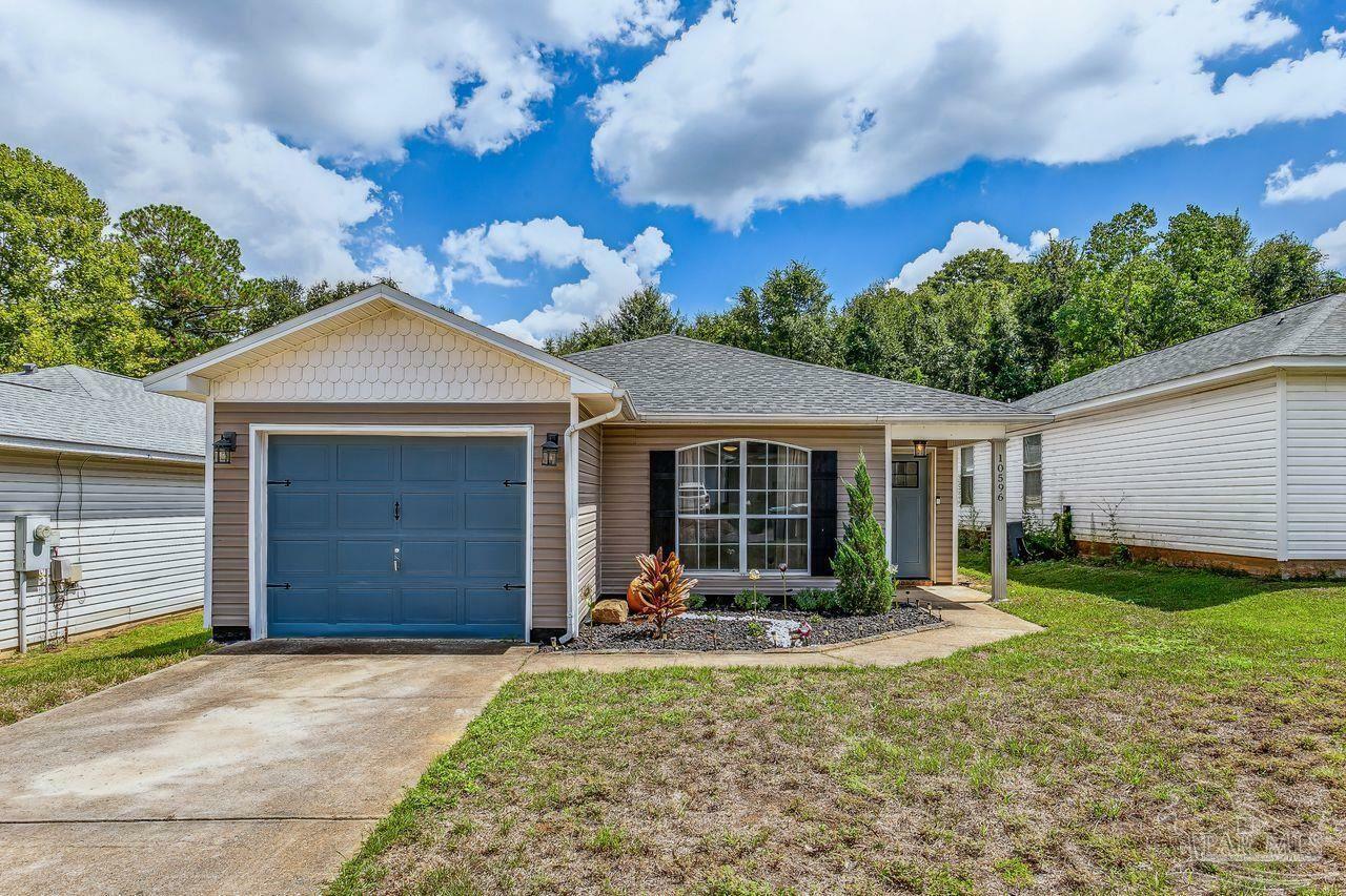 Property Photo: 10596 Wilderness Ln FL 32534