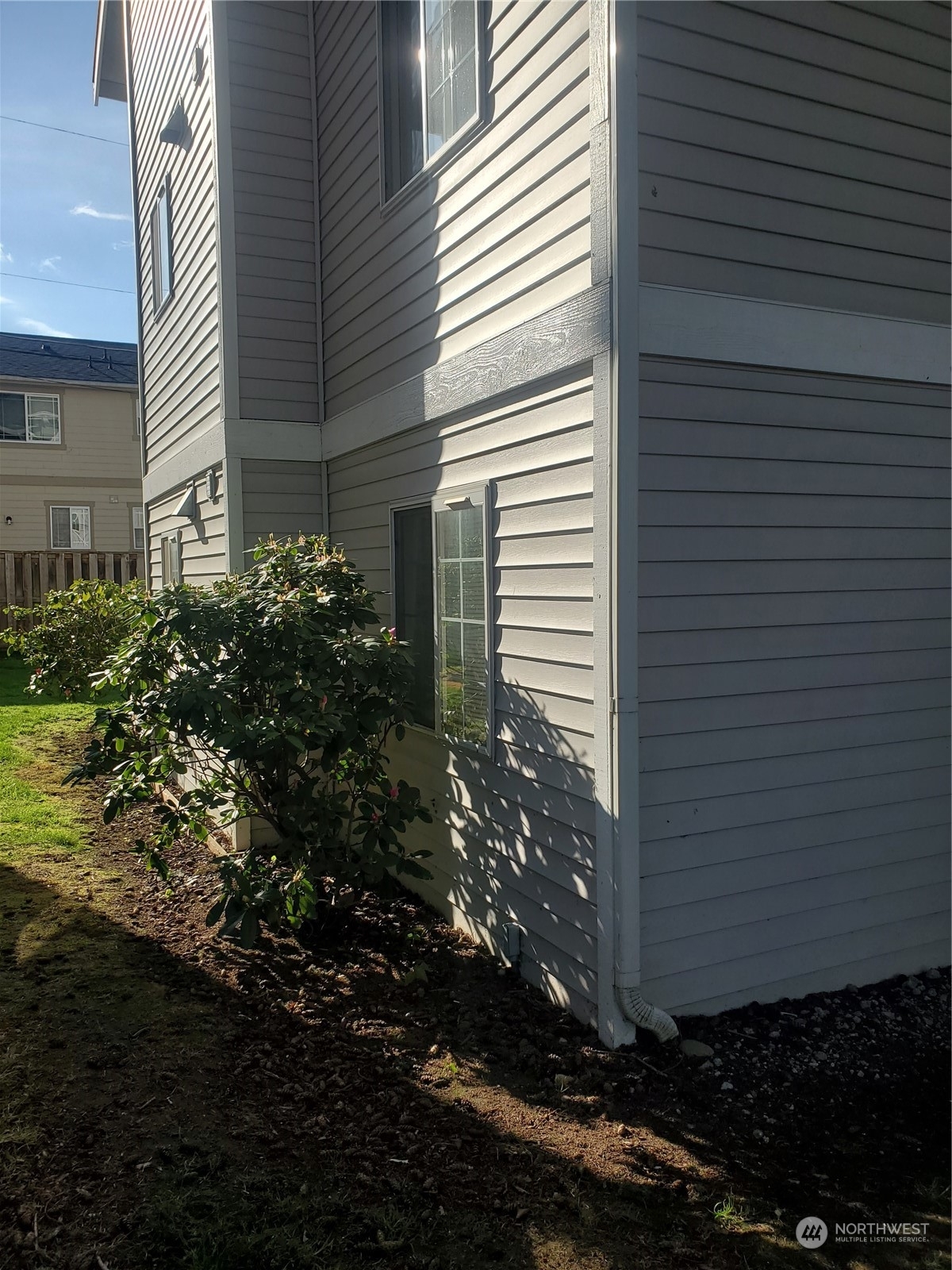 Property Photo: 2711 W Maplewood Avenue 105 WA 98225