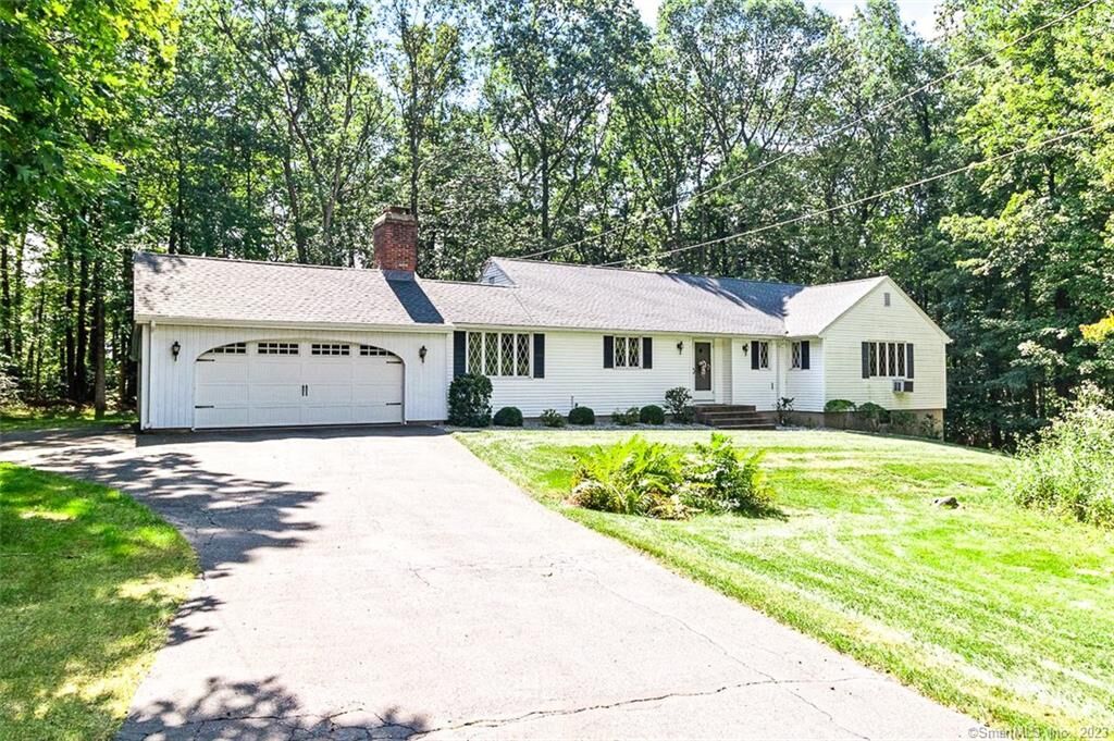 Property Photo:  94 Royal Oak Road  CT 06053
