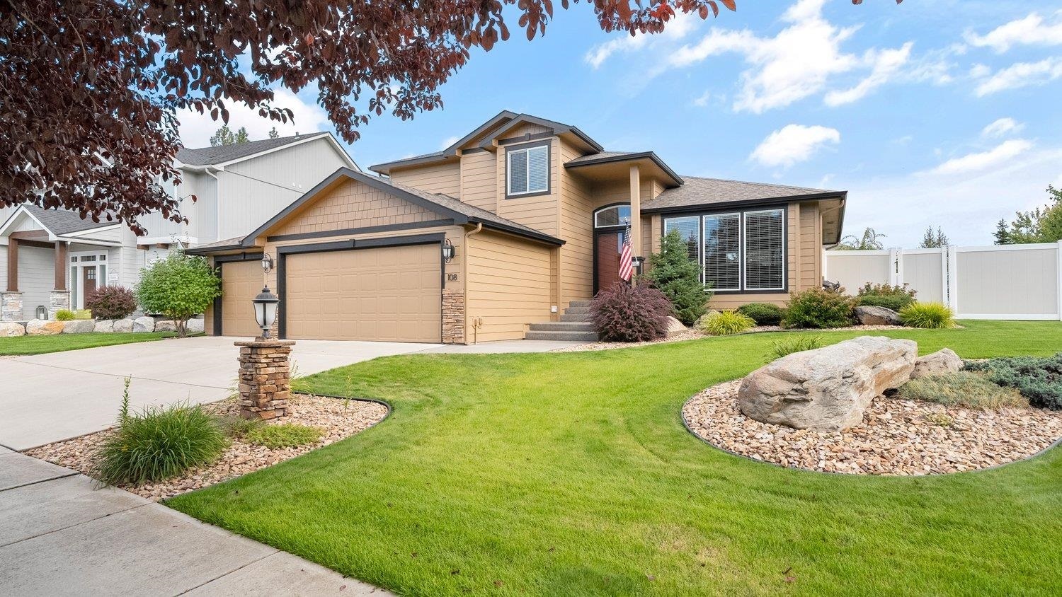 Property Photo: 108 E Sapphire Ln WA 99208