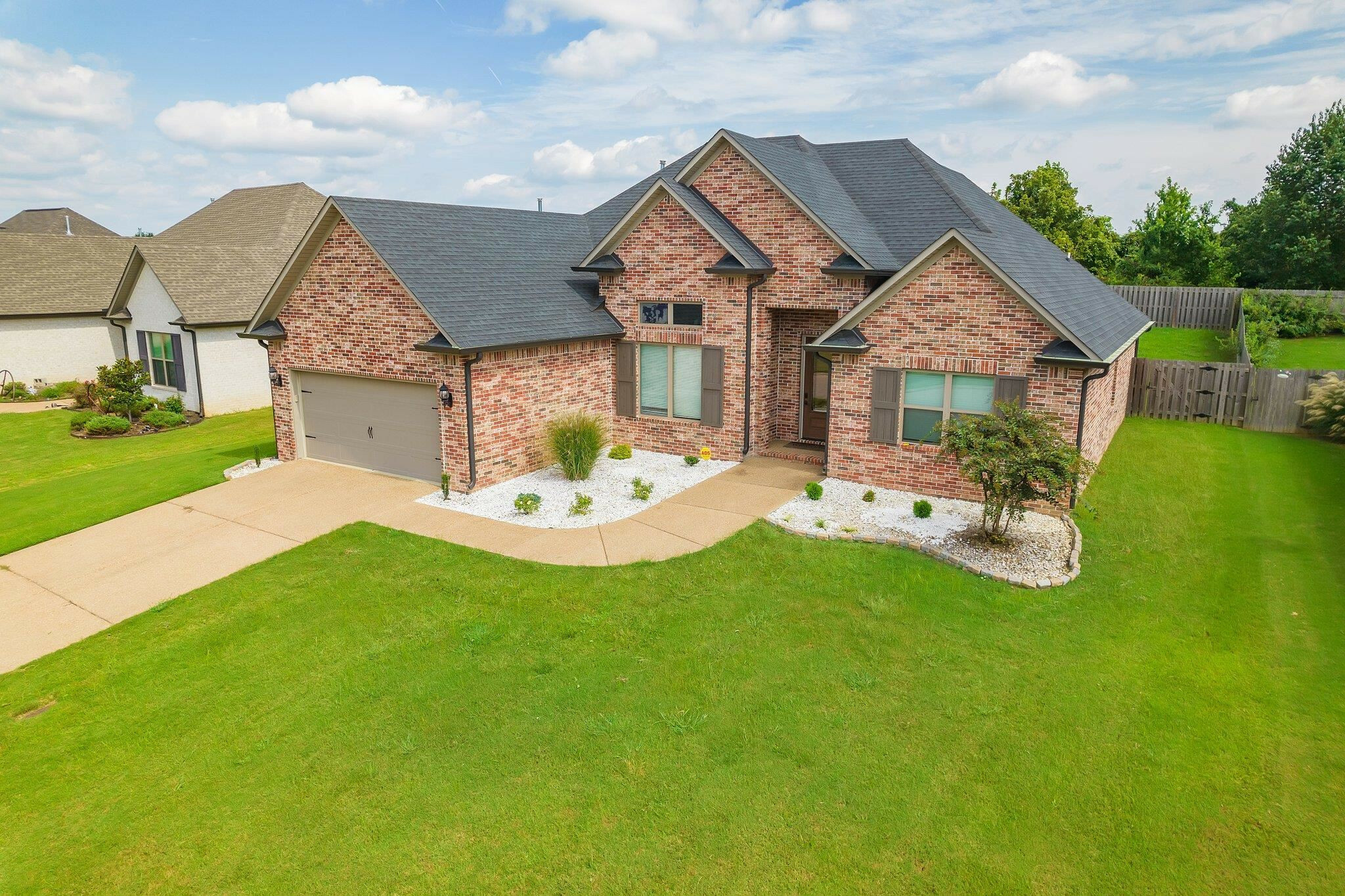 Property Photo: 233 Greenhill Dr TN 38305