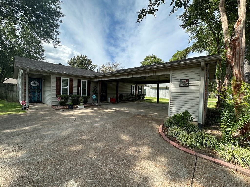 Property Photo:  1102 Roselawn Drive  AR 72301 