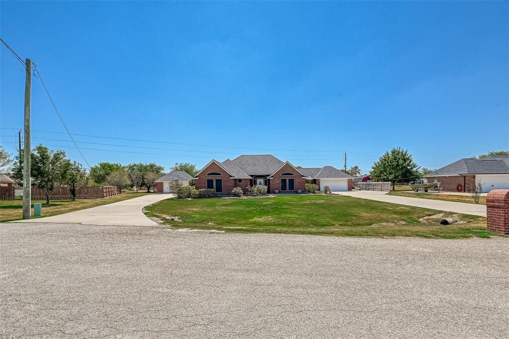 Property Photo: 1807 Lafayette Lane TX 77523
