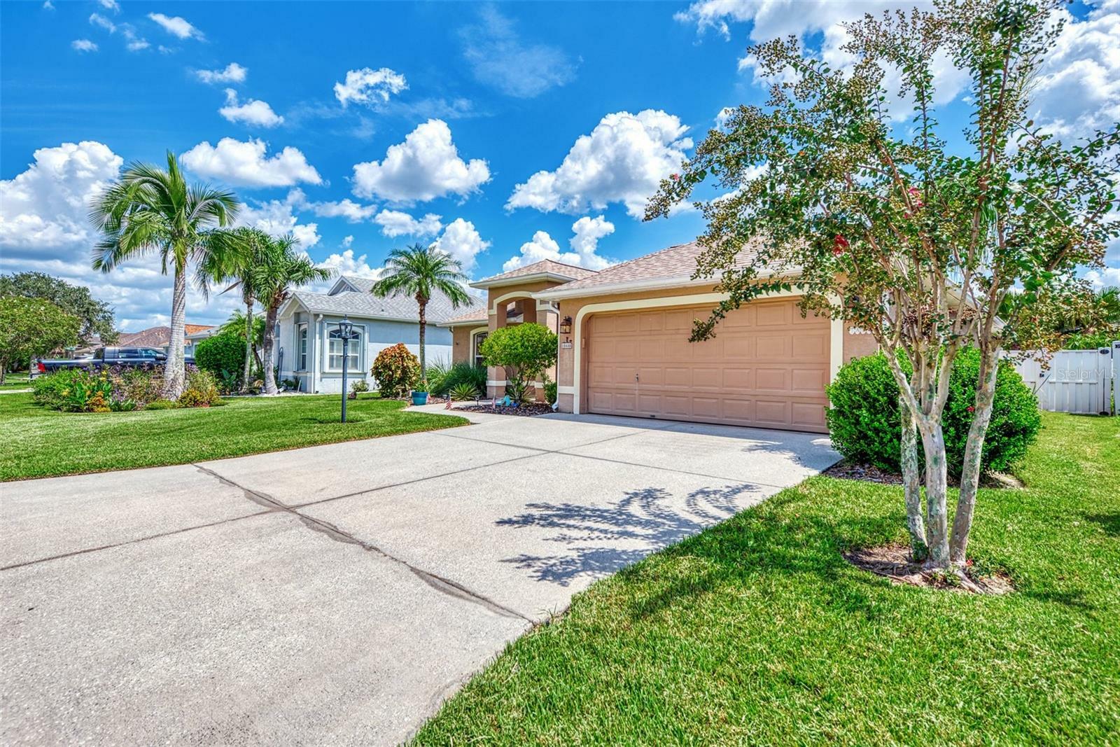 Property Photo:  10446 Old Grove Circle  FL 34212 