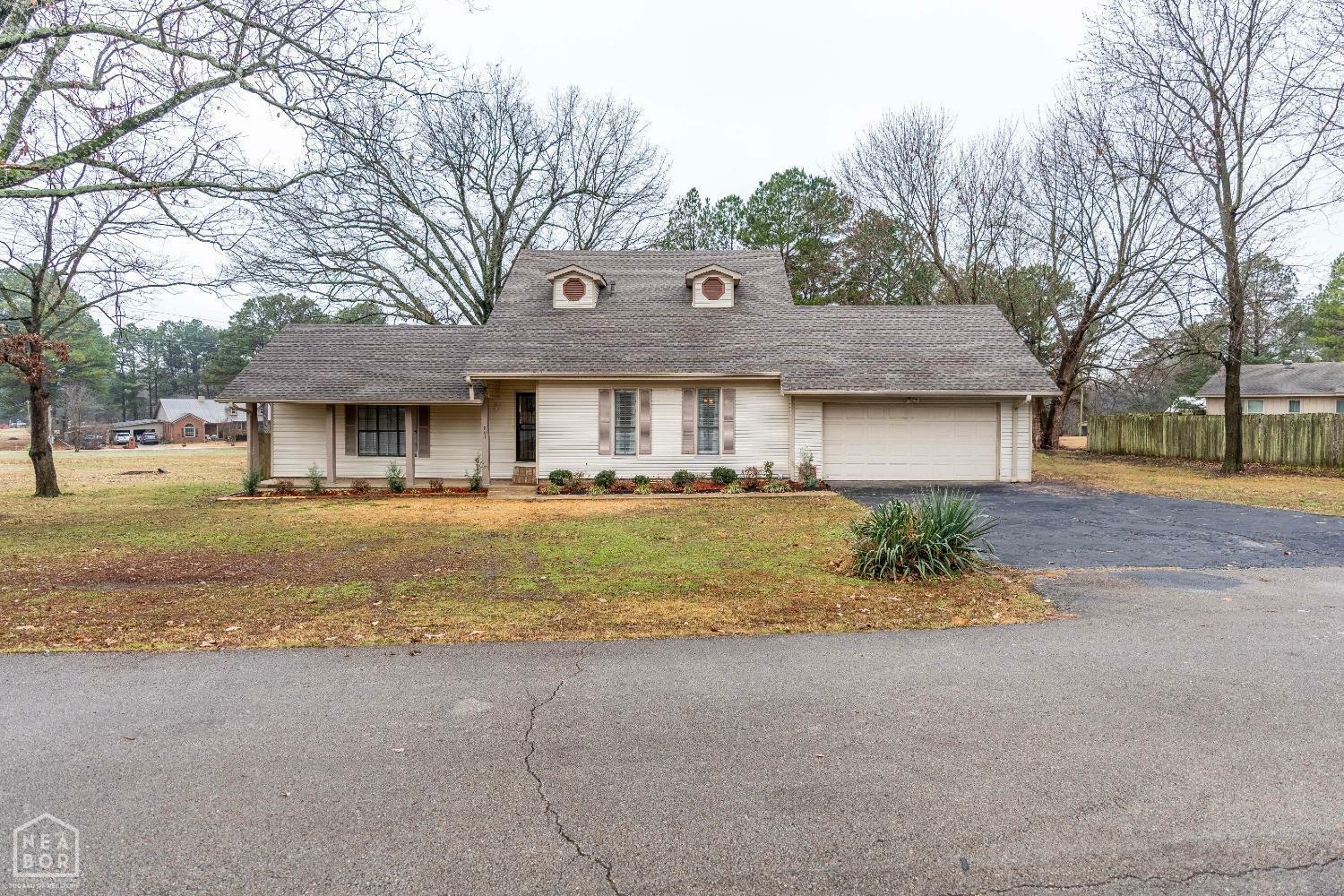 Property Photo: 801 Apple Hill Cove AR 72401