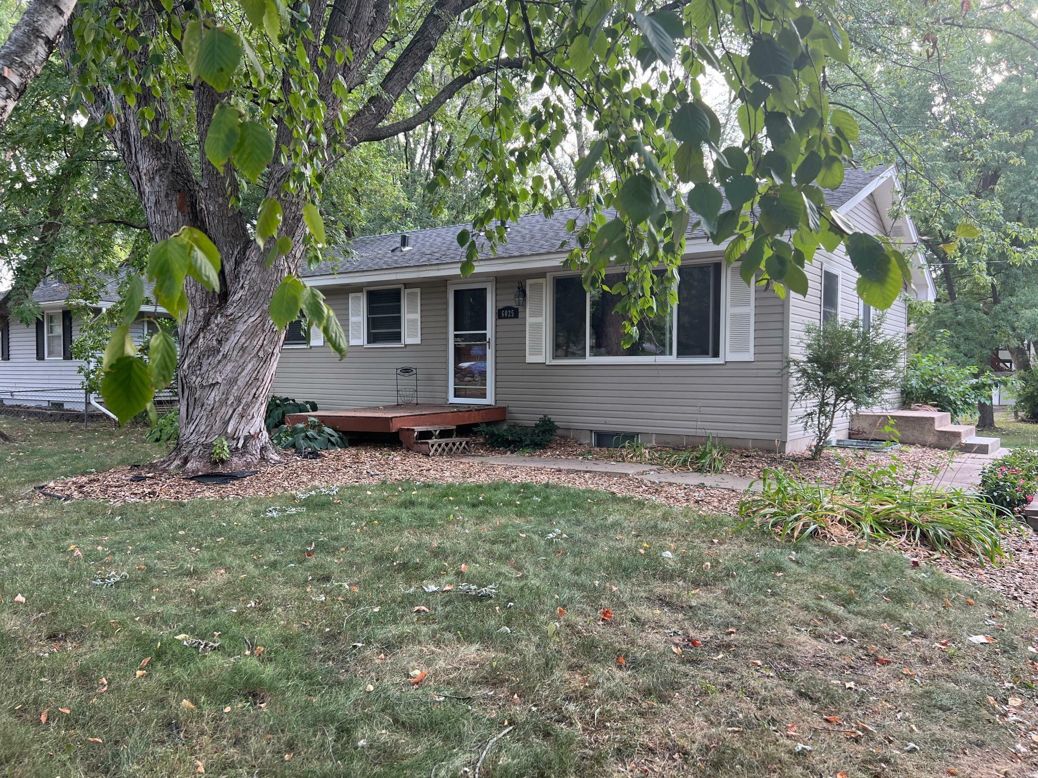 Property Photo:  6025 Gettysburg Avenue N  MN 55428 