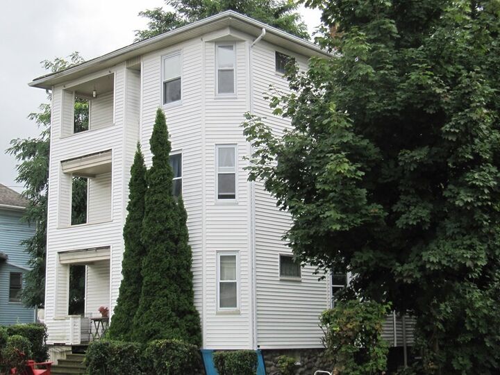 Property Photo:  64 Francis Street  MA 01606 