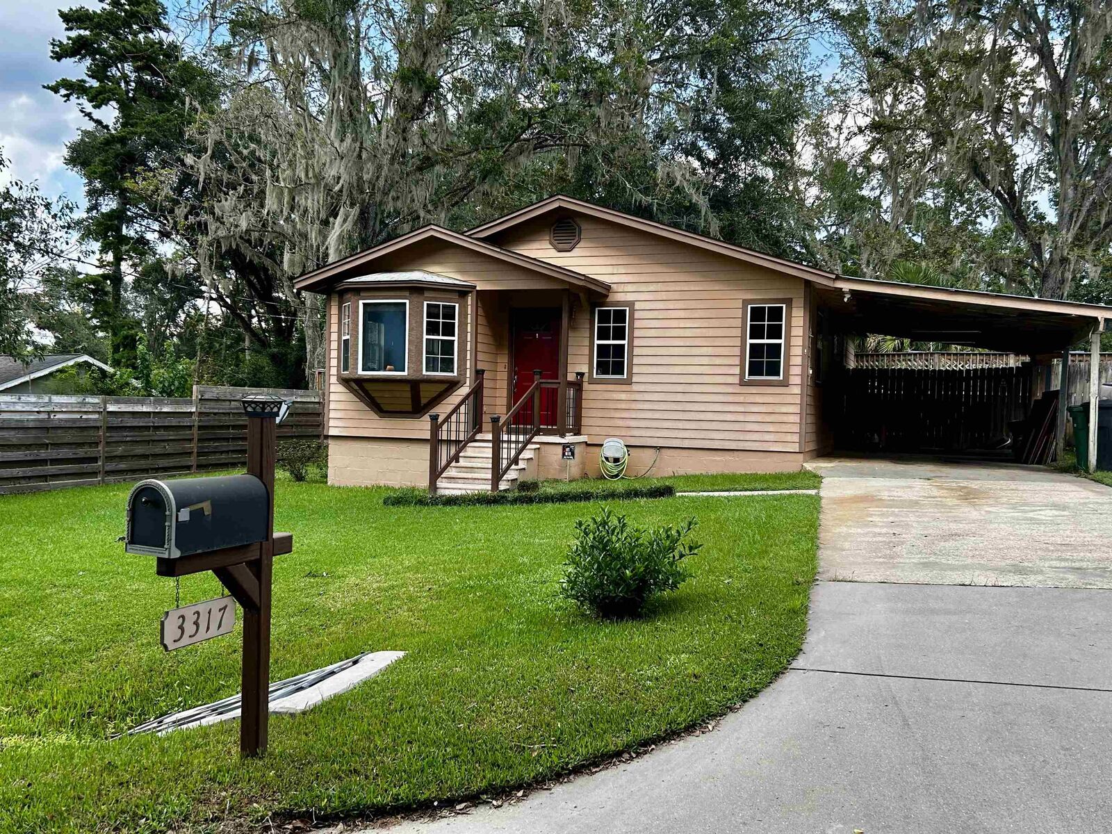 Property Photo: 3317 Livingston Road FL 32303
